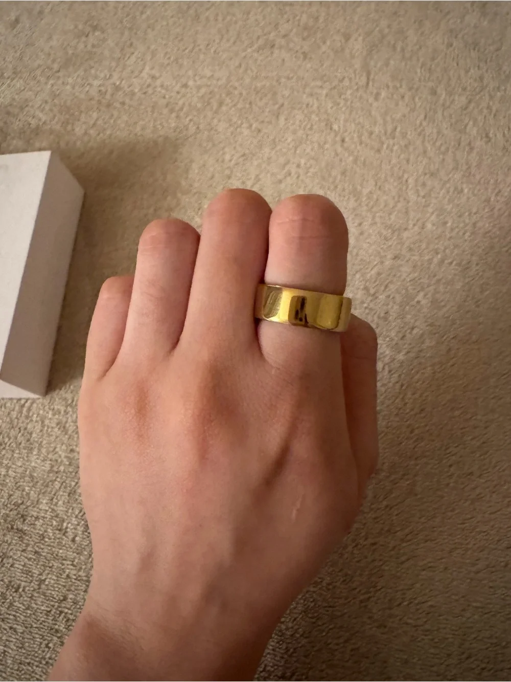 Oura Ring 4 Gold size 6